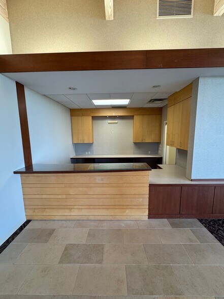 More Photos Of 1239 E 4th Street Rd, Seymour Office For Lease