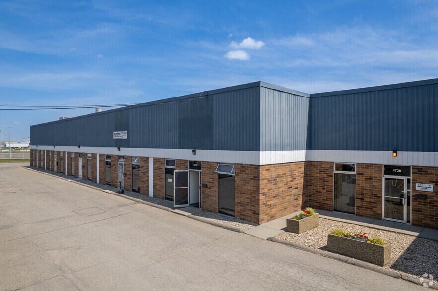 More Photos Of 4710-4760 14th St NE, Calgary Warehouse For Lease