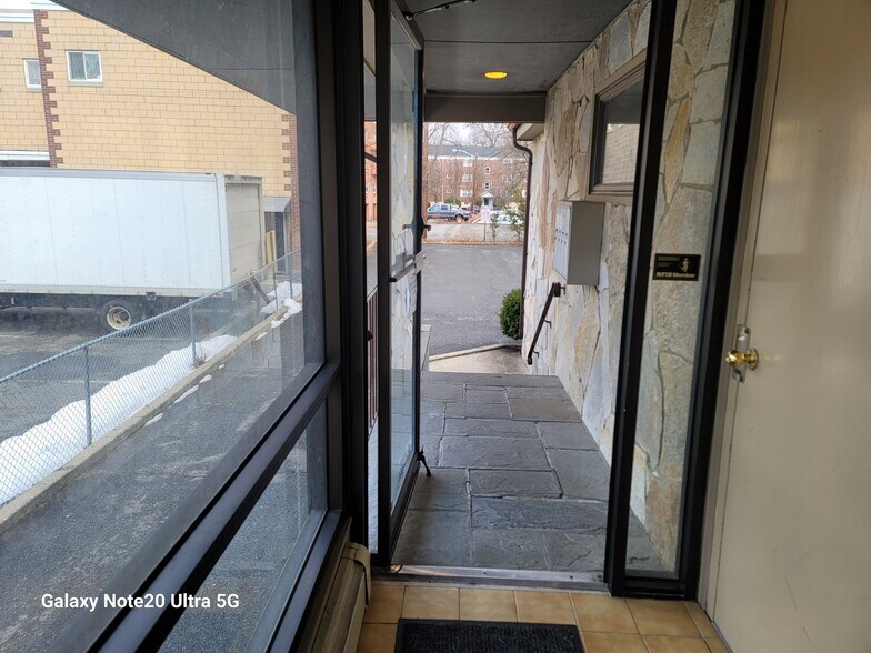 More Photos Of 16 Jefferson St, Hackensack Office Residential For Lease