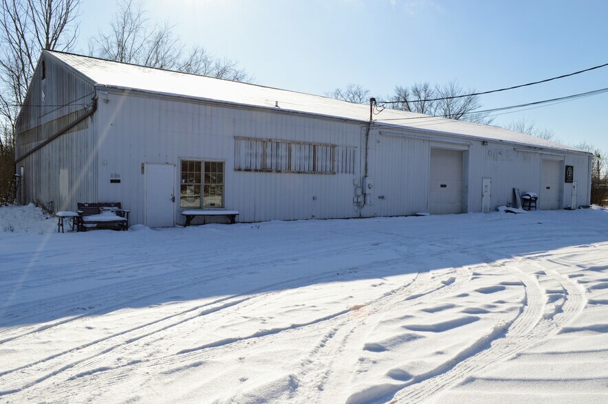 More Photos Of 215 Rainbow St, Wadsworth Industrial For Sale