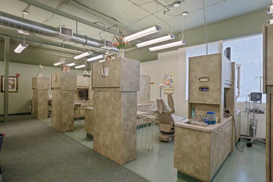 More Photos Of 8412 Myers Rd E, Bonney Lake Medical For Lease