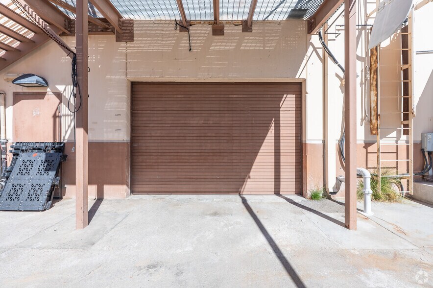 More Photos Of 4145 Wagon Trail Ave, Las Vegas Warehouse For Lease