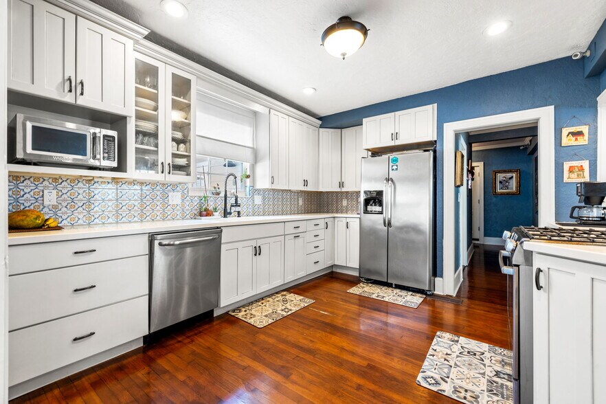 More Photos Of 2801 7th Ave N, Saint Petersburg Hospitality For Sale