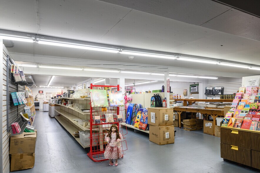 More Photos Of 34 Lafayette Rd, Hampton Falls Freestanding For Sale