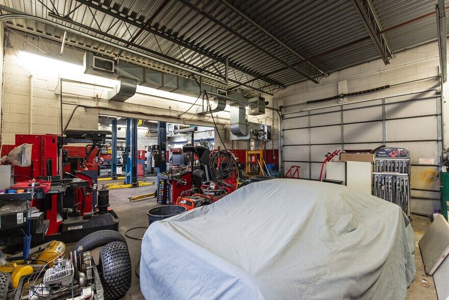 More Photos Of 8685 Torresdale Ave, Philadelphia Auto Repair For Sale