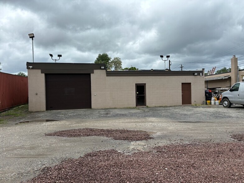 Primary Photo Of 314 Cortland St, Trenton Warehouse For Lease
