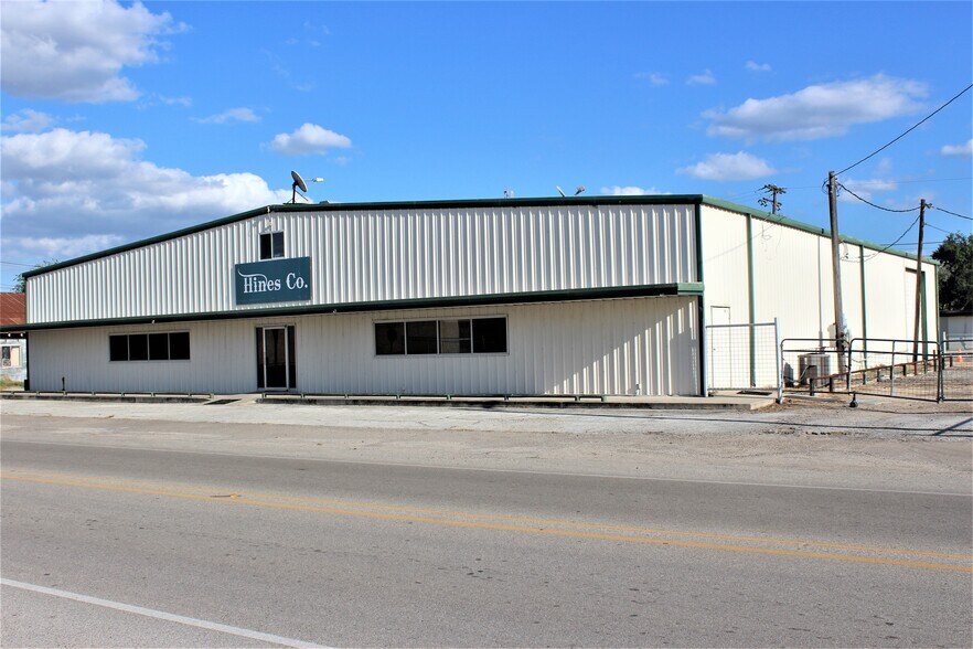 More Photos Of 201 Houston St, George West Warehouse For Lease