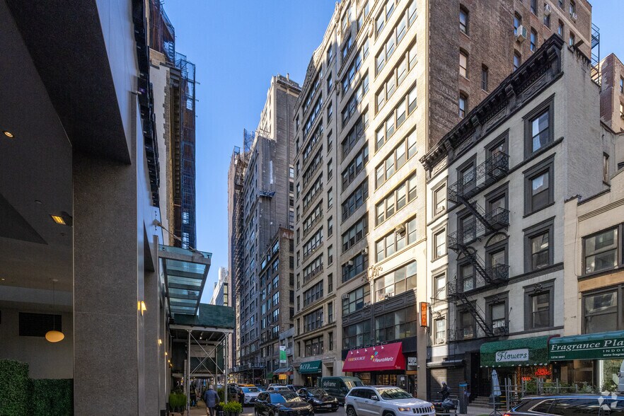 More Photos Of 145 W 28th St, New York Office For Lease