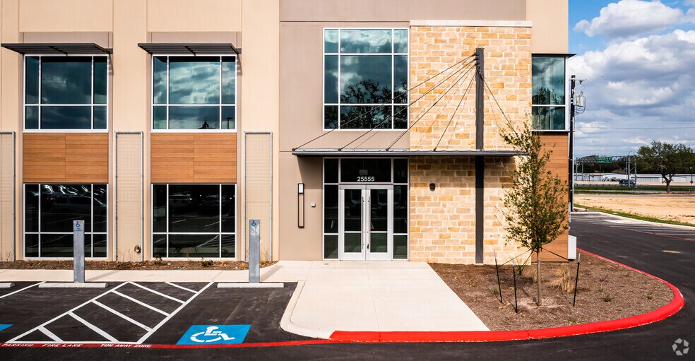 More Photos Of 25555 W IH-10, San Antonio Medical For Lease