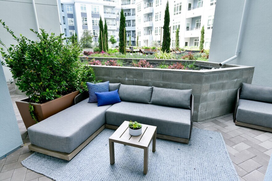 More Photos Of 3093 Broadway, Oakland Apartments For Lease