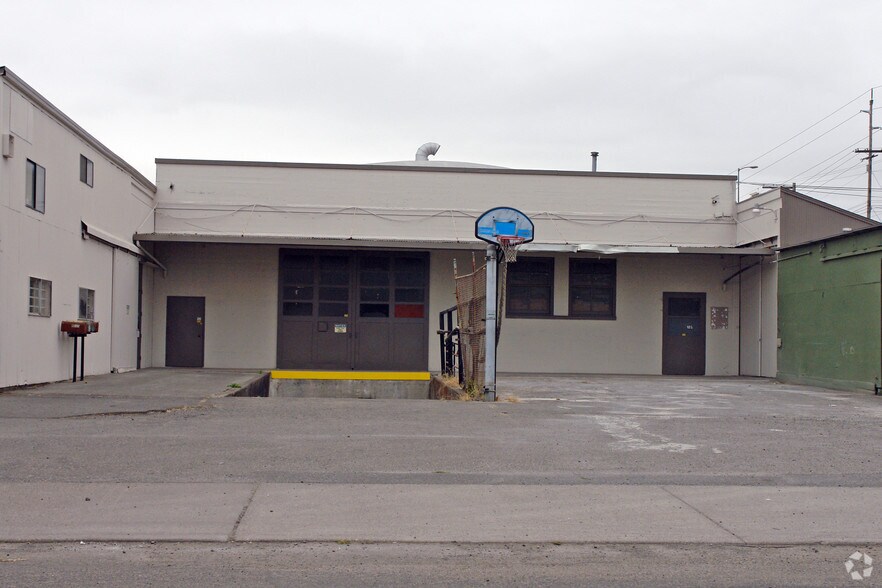 More Photos Of 4501-4510 SE 24th Ave, Portland Warehouse For Lease