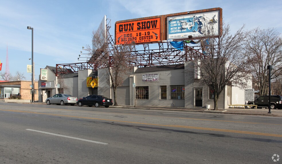More Photos Of 3801-3809 Broadway Rd, Kansas City Storefront For Sale