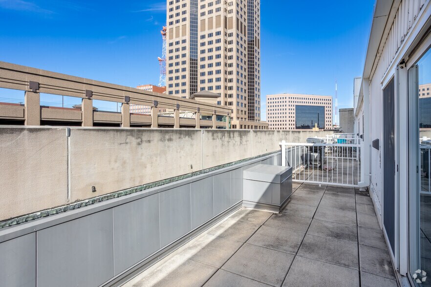 More Photos Of 717 Locust St, Des Moines Apartments For Lease