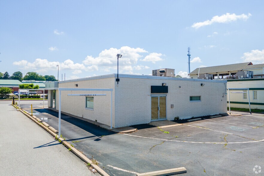 More Photos Of 824 N Lansdowne Ave, Drexel Hill Bank For Sale