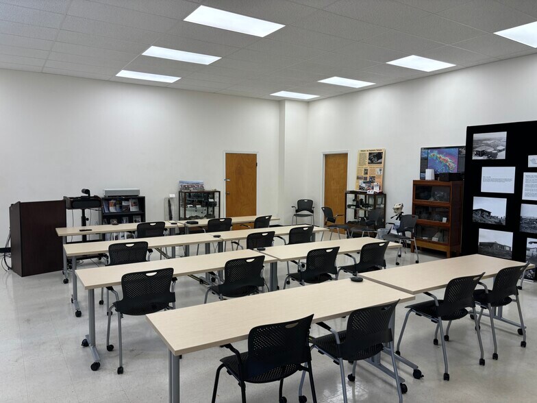 More Photos Of 1280 Kamehameha, Hilo Light Manufacturing For Lease