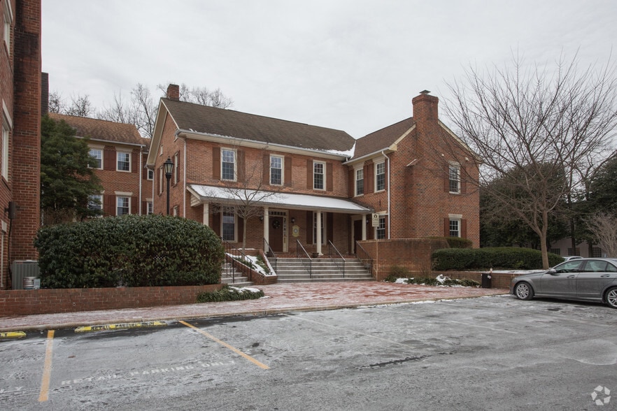 More Photos Of 101-103 Rowell Ct, Falls Church Office For Lease