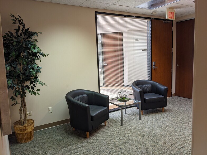 More Photos Of 1749 S Naperville Rd, Wheaton Medical For Lease