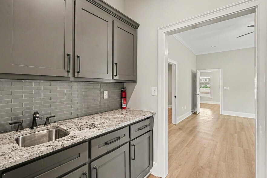 More Photos Of 132 Byrd Way, Warner Robins Office For Sale