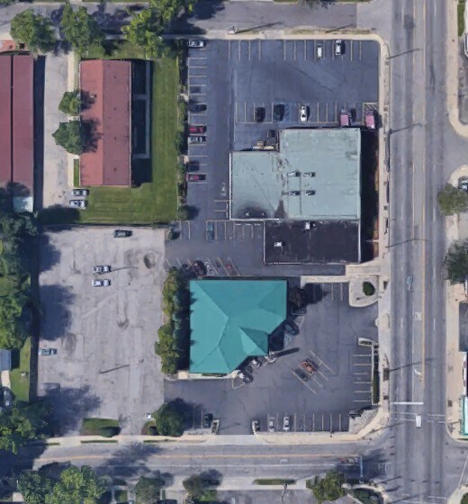 More Photos Of 2524 S Cedar St, Lansing Freestanding For Lease