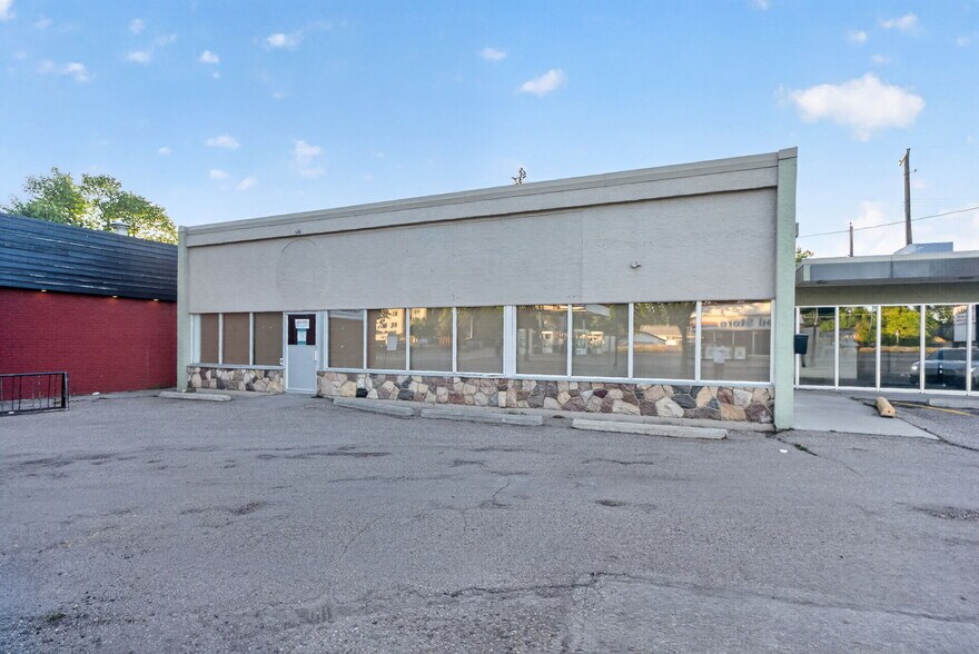 More Photos Of 4316 118 Ave NW, Edmonton Office For Lease