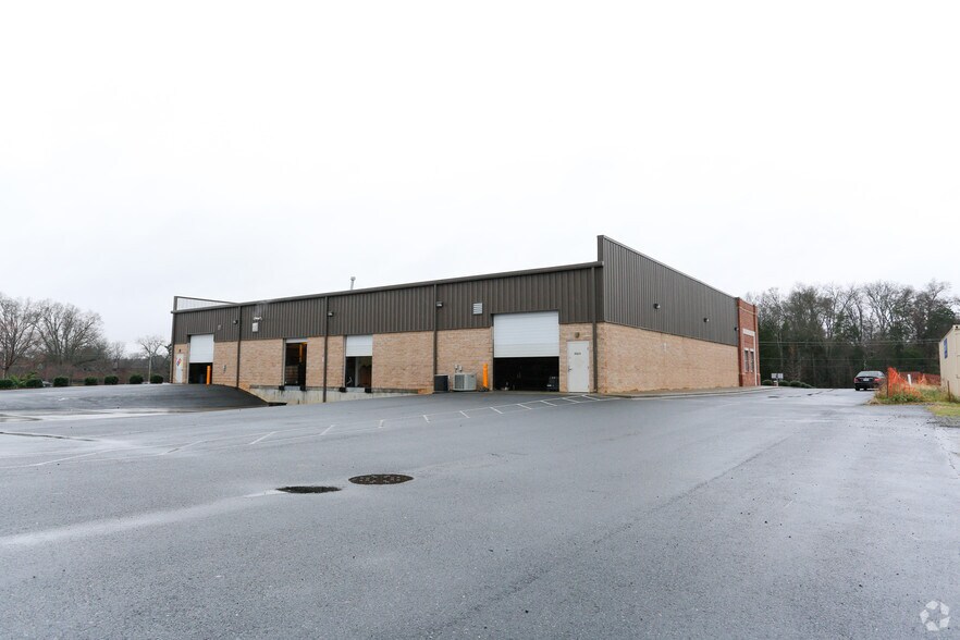 More Photos Of 4526 Westinghouse Blvd, Charlotte Unknown For Lease