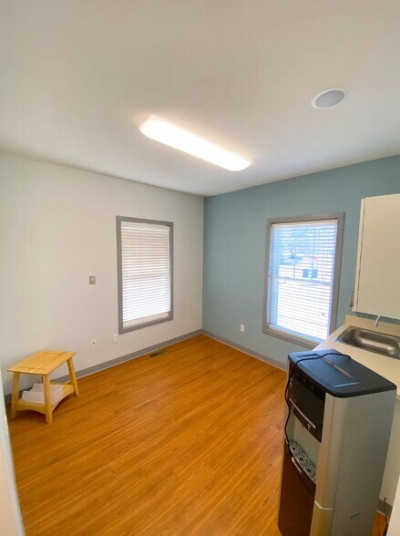 More Photos Of 49 Atwood Rd, Pelham Medical For Lease
