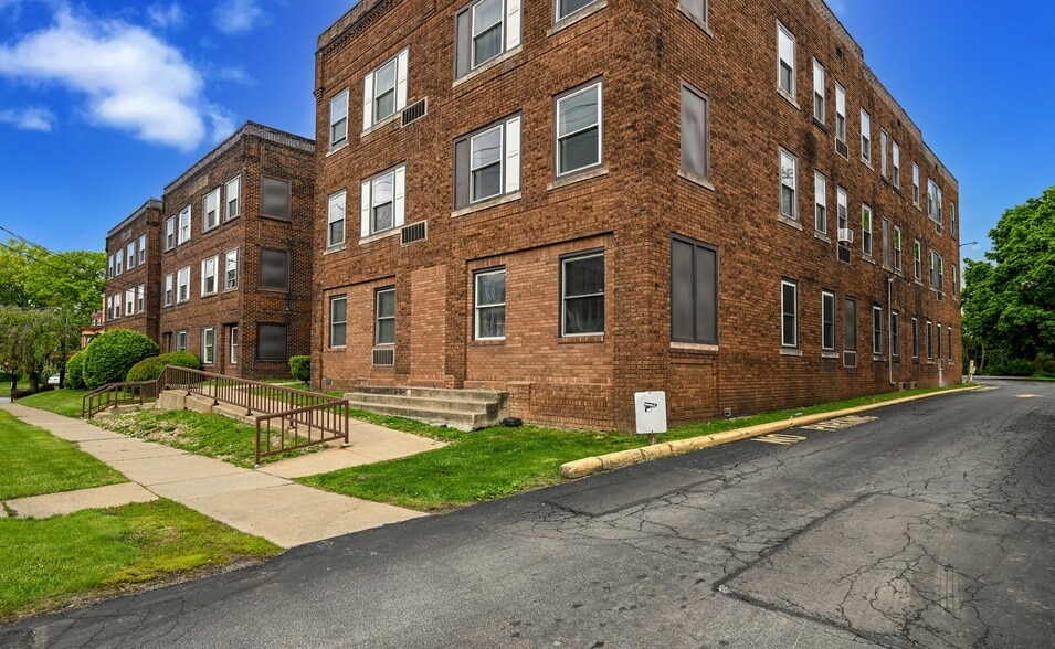 More Photos Of 5 E Wallace Ave, New Castle Apartments For Sale