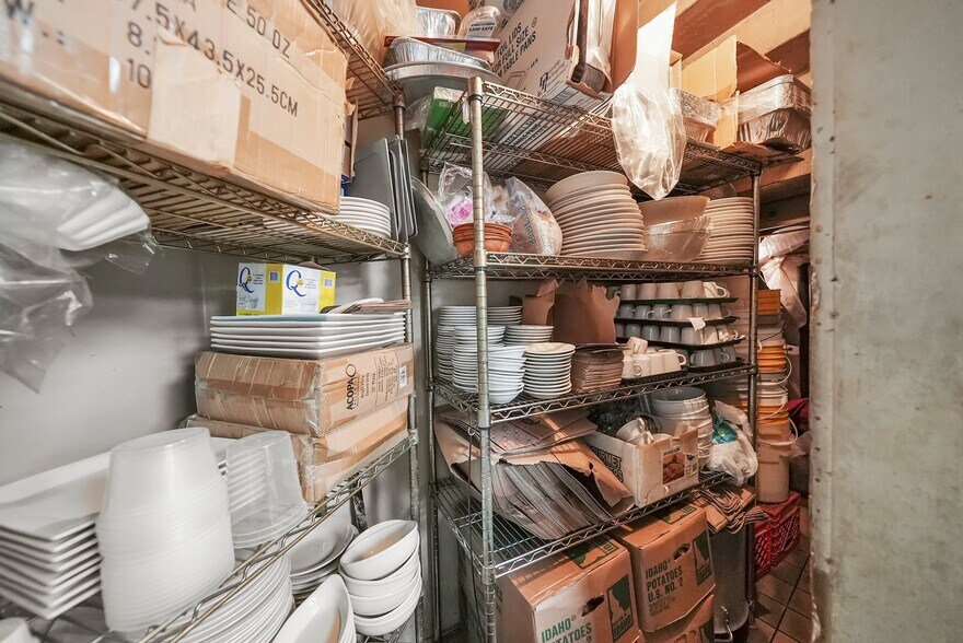 More Photos Of 5772 S Archer Ave, Chicago General Retail For Sale