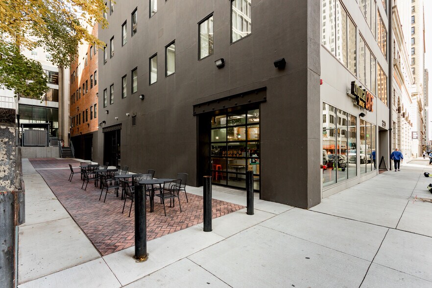 More Photos Of 220 W Congress St, Detroit Office For Lease