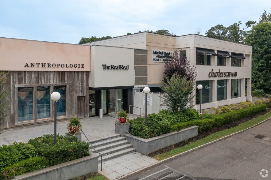 More Photos Of 1900 Northern Blvd, Manhasset General Retail For Lease