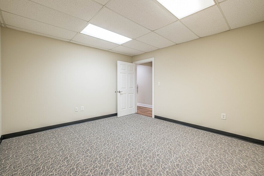 More Photos Of 131 Lee Byrd Rd, Loganville Office For Sale