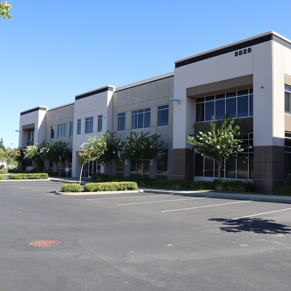 More Photos Of 5828 Lonetree Blvd, Rocklin Coworking Space