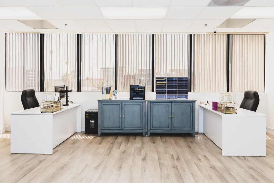 More Photos Of 111 N Jackson St, Glendale Office For Sale