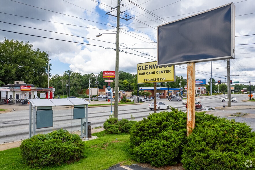 More Photos Of 4072 Glenwood Rd, Decatur Freestanding For Lease