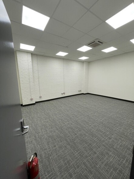 More Photos Of 43-19-43-23 Bell Blvd, Bayside Storefront For Lease