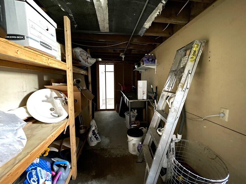 More Photos Of 205 Brooklea Dr, Fayetteville Office Residential For Sale