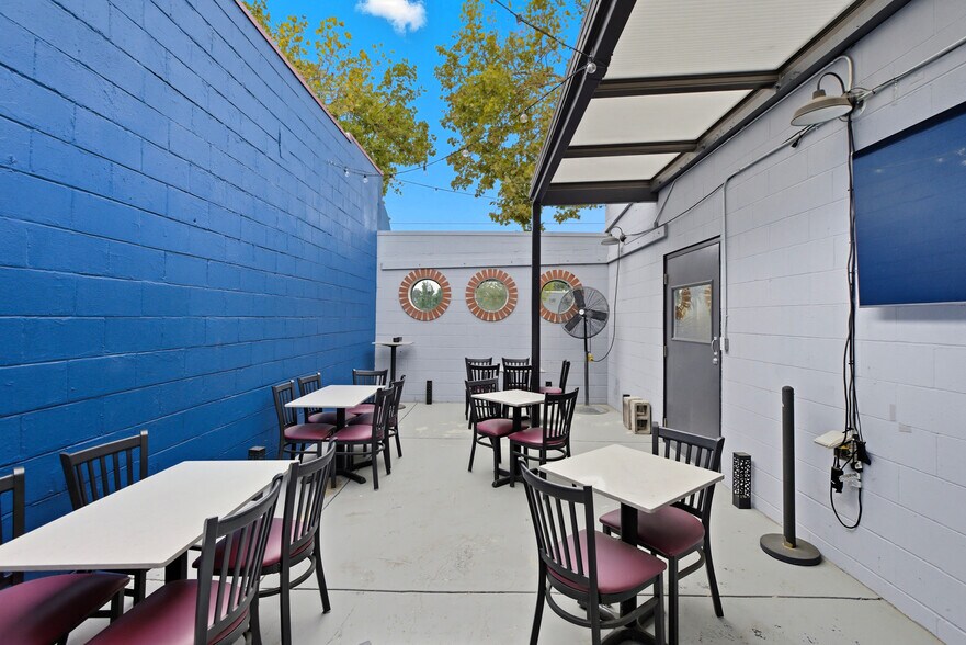 More Photos Of 1011 Del Paso Blvd, Sacramento Restaurant For Sale