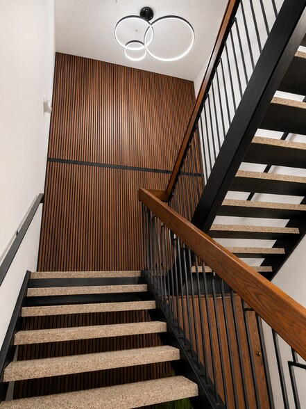 More Photos Of 2310 E Ponderosa Dr, Camarillo Office For Lease