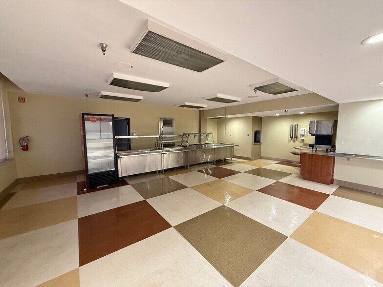 More Photos Of 4555 S Manhattan Ave, Tampa Hospital For Sale