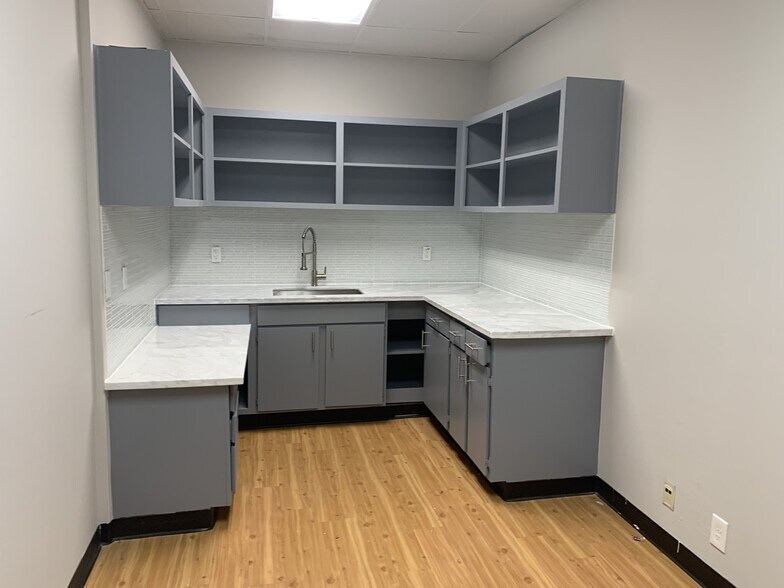 More Photos Of 3501 Turtle Creek Dr, Port Arthur Medical For Lease