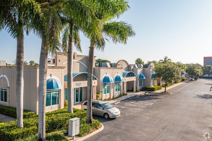 More Photos Of 2830 W State Road 84, Fort Lauderdale Flex For Sale