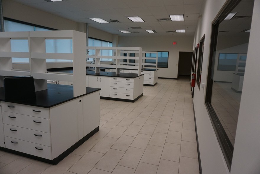 More Photos Of 21 Worlds Fair Dr, Somerset Warehouse For Lease