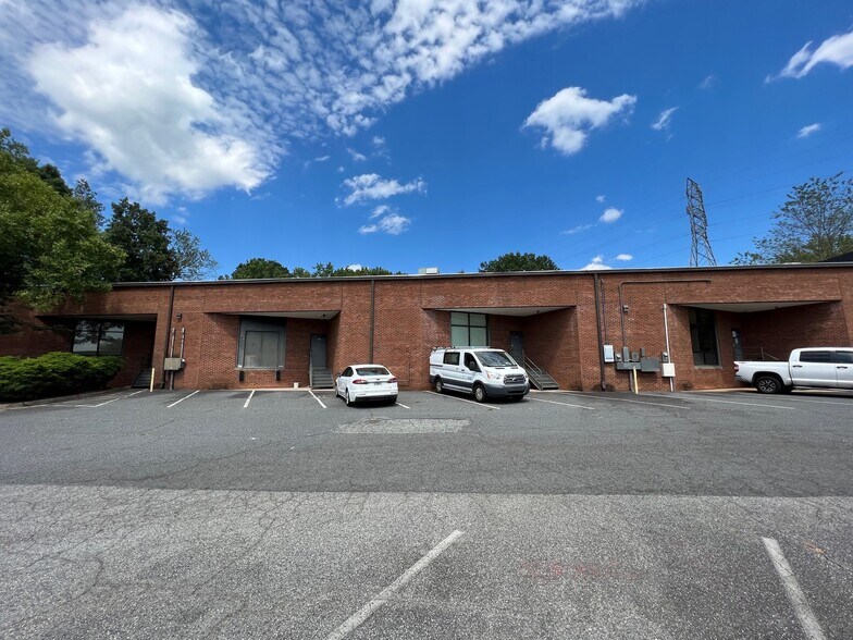 More Photos Of 18-22 Oak Branch Dr, Greensboro Light Distribution For Lease
