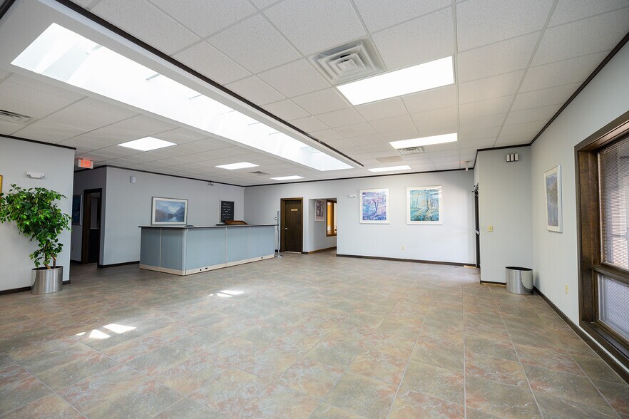 More Photos Of 1020 N Main St, Wichita Medical For Sale