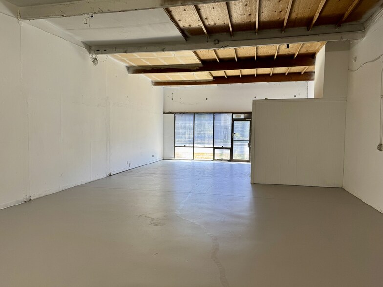 More Photos Of 200 Valley Dr, Brisbane Flex For Lease