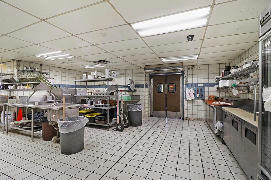 More Photos Of 2801 30th Ave, Kenosha Restaurant For Sale