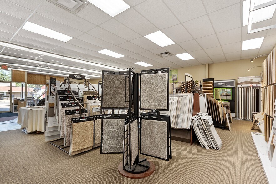 More Photos Of 359 Summer St, Fitchburg Storefront For Sale