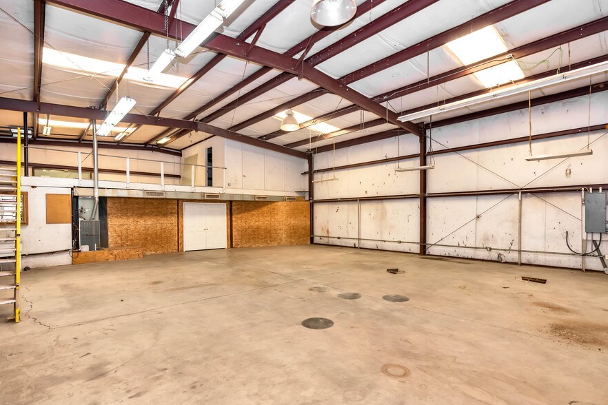 More Photos Of 24702 N 9th Ave, Phoenix Contractor Storage Yard For Sale