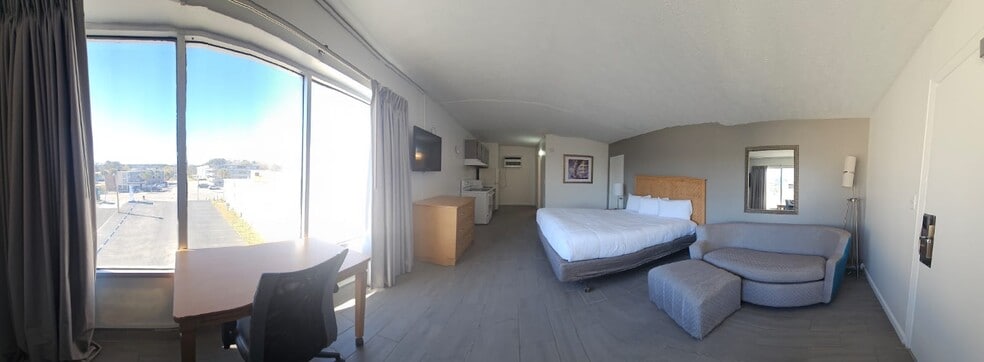 More Photos Of 1901 S Ocean Blvd, Myrtle Beach Hotel For Sale