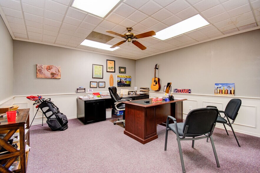 More Photos Of 4414 Avenue A, Lubbock Warehouse For Sale